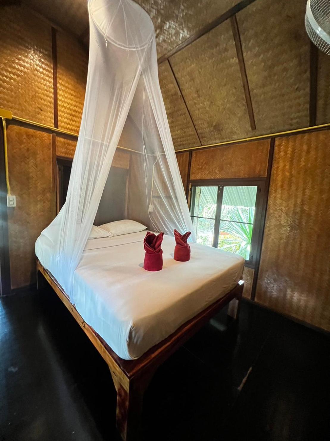 Khaosok Bamboo Huts Resort Khao Sok National Park 外观 照片